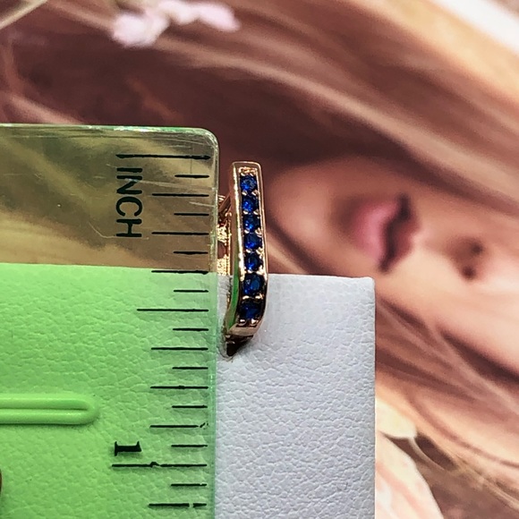 🌟 Rose Gold Blue Earrings - Picture 4 of 4